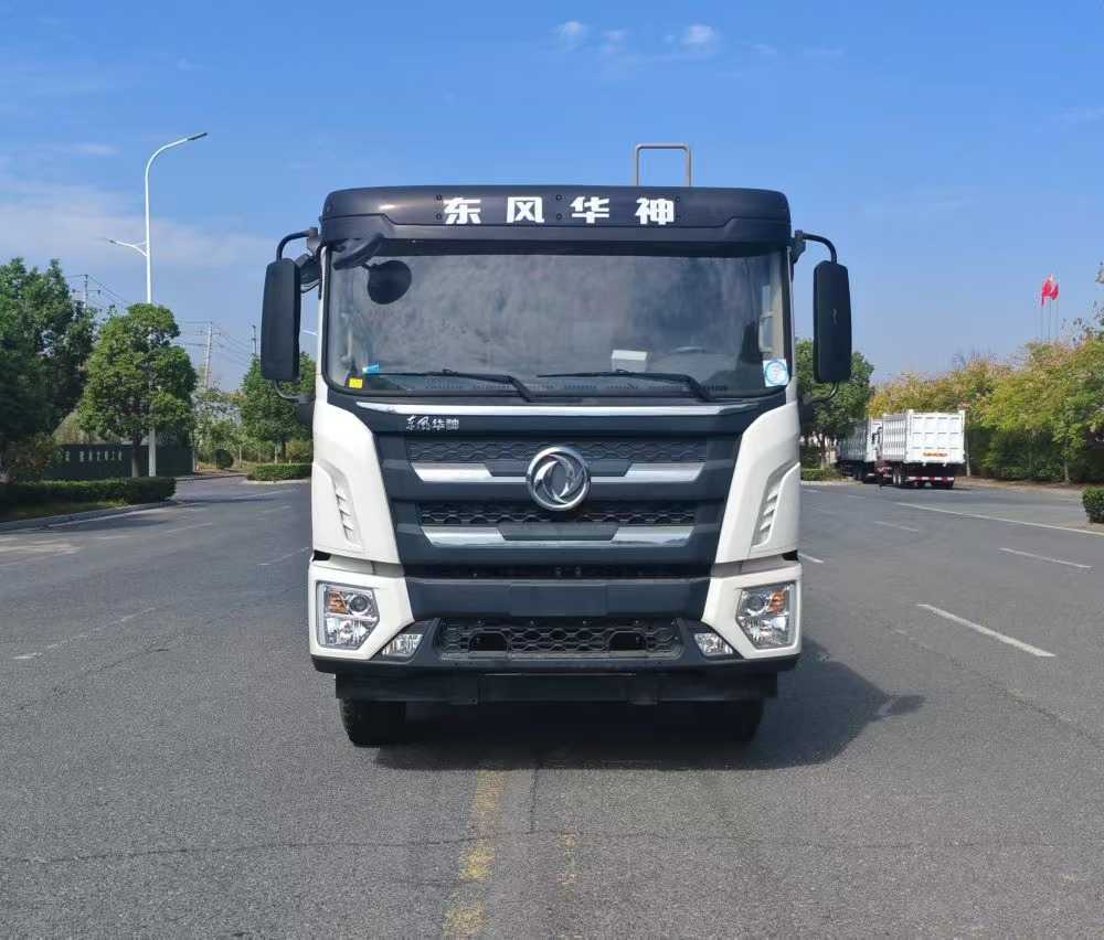 東風(fēng)華神18噸純電動(dòng)壓縮式垃圾運(yùn)輸車圖片2