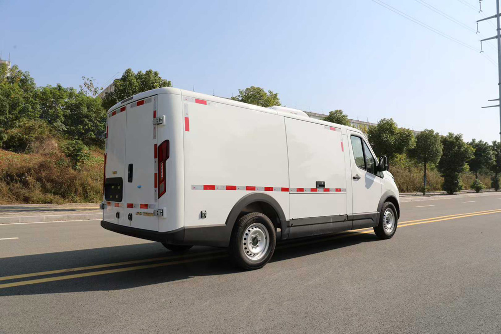 江淮萬寶路純電動(dòng)面包冷藏車小型廂式冷凍車圖片4