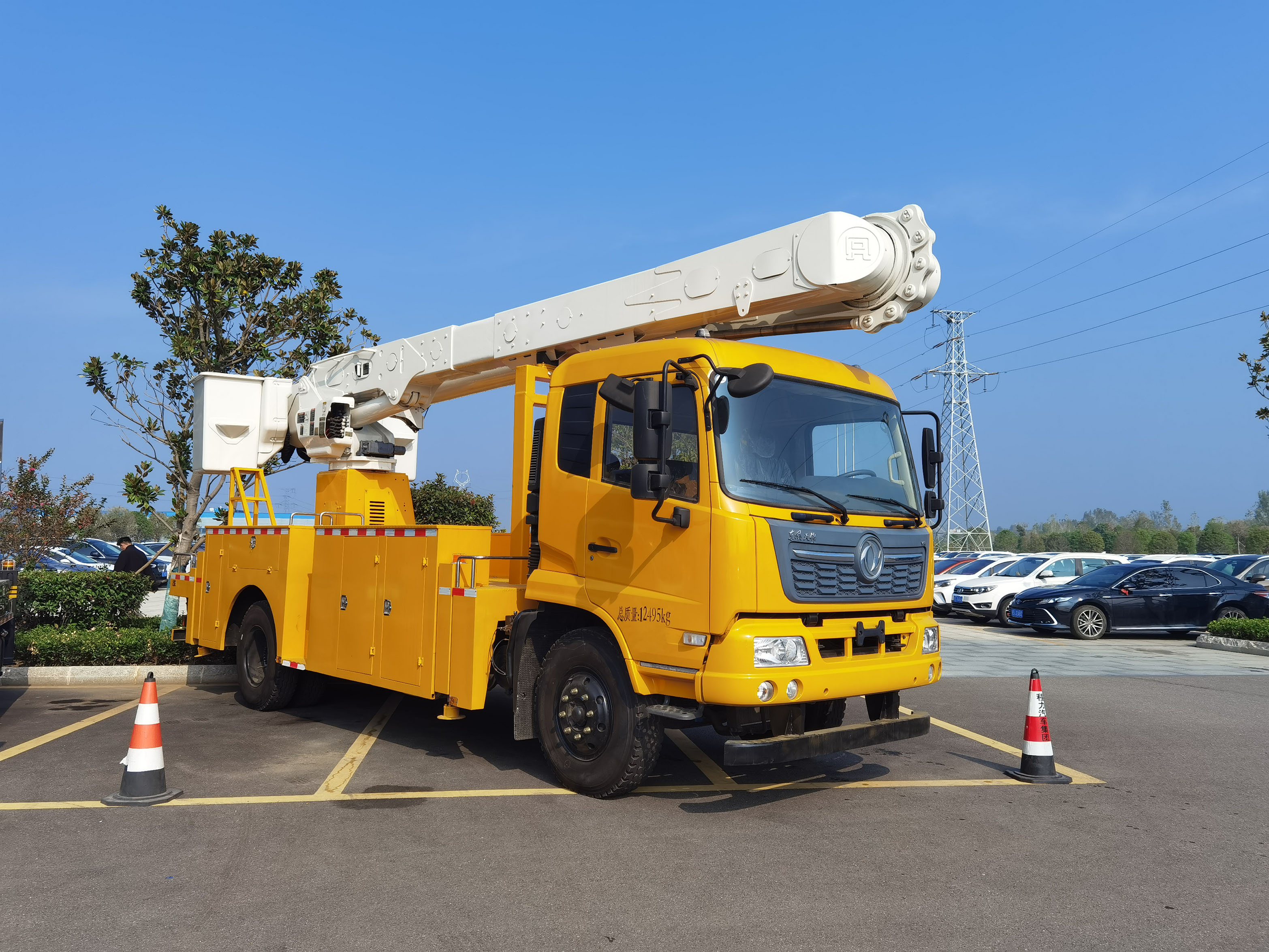 東風(fēng)天錦20米帶電高空作業(yè)車(chē)圖片1