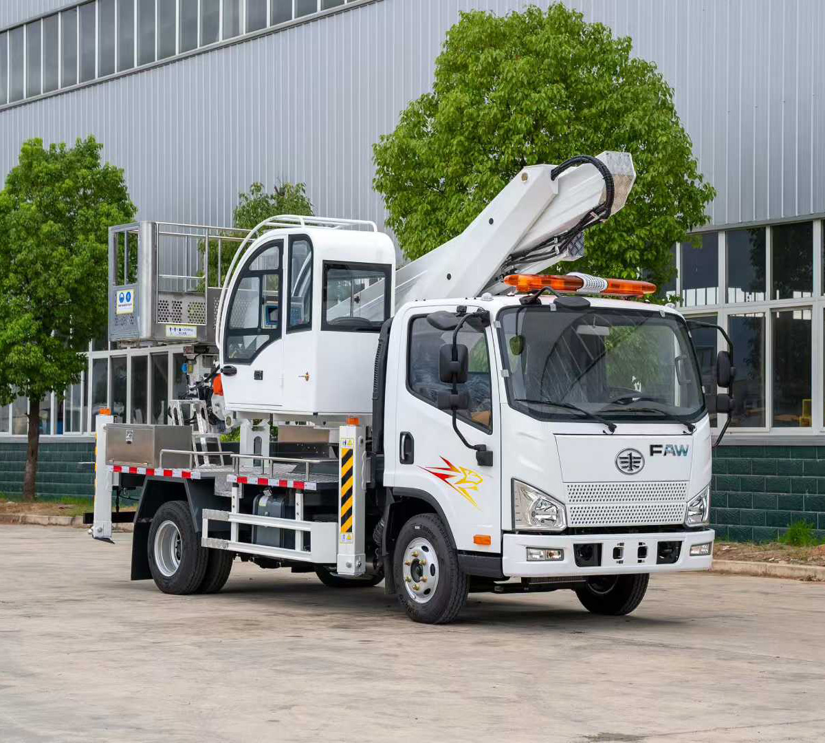 一汽解放18米直臂高空作業(yè)車伸縮臂折臂高空平臺(tái)