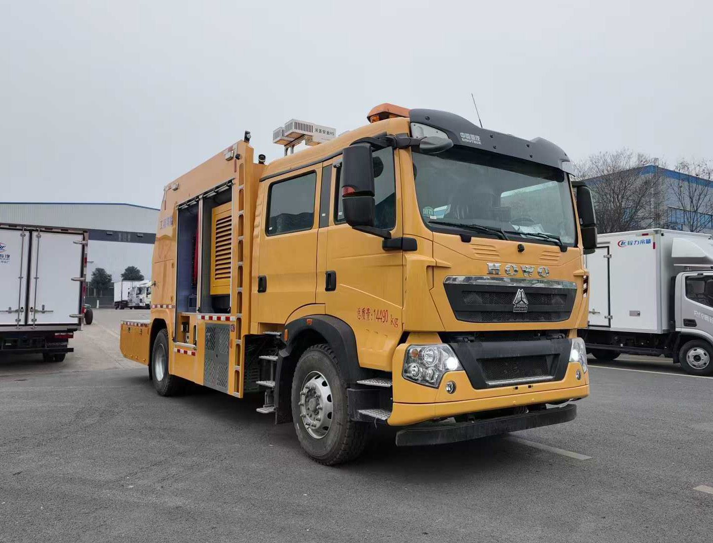 重汽豪沃工程救險(xiǎn)搶險(xiǎn)車(chē)