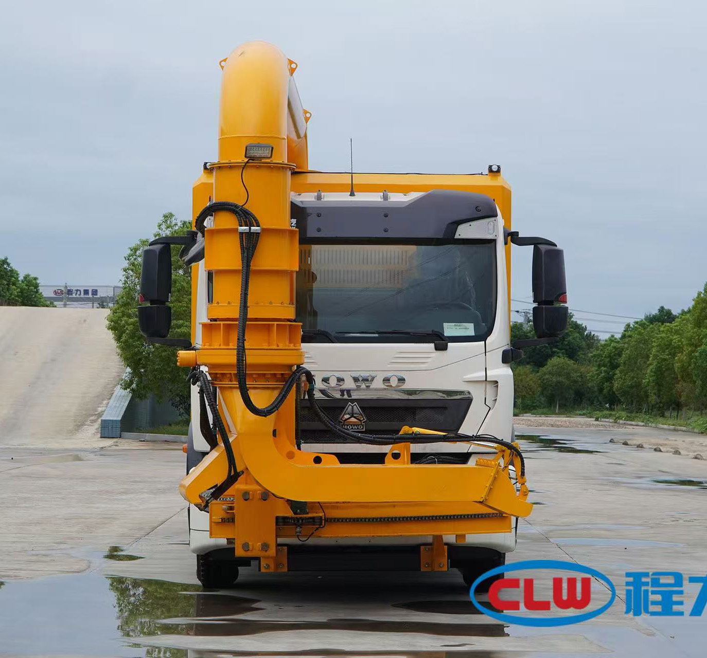 重汽豪沃多功能吹雪車（除雪車）隆重上市，最大風力可達12級，可配雪鏟雪滾圖片2