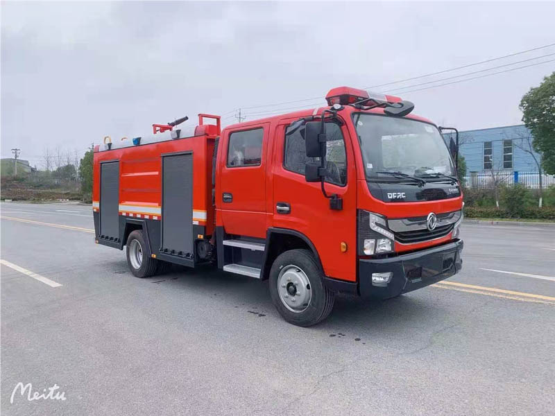 東風4噸水罐消防車